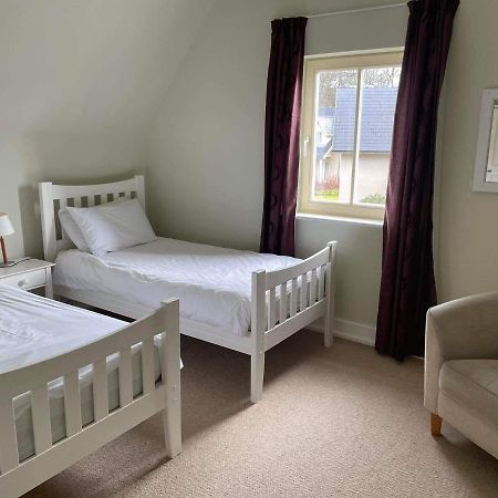 Dunkerron Woods Holiday Homes เคนแมร์ ภายนอก รูปภาพ