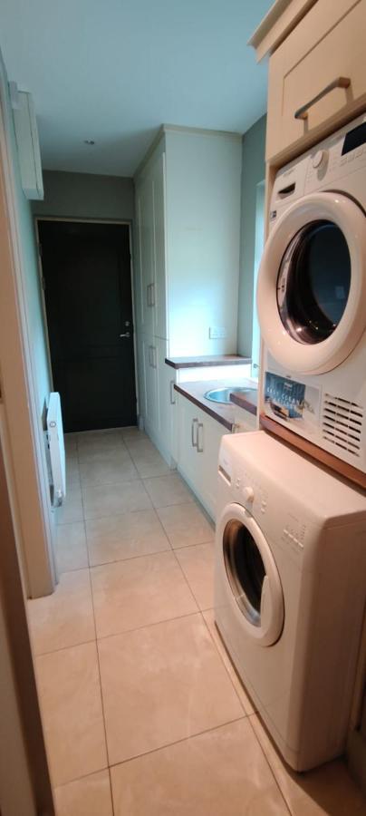 Dunkerron Woods Holiday Homes เคนแมร์ ภายนอก รูปภาพ