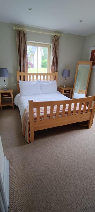 Dunkerron Woods Holiday Homes เคนแมร์ ภายนอก รูปภาพ