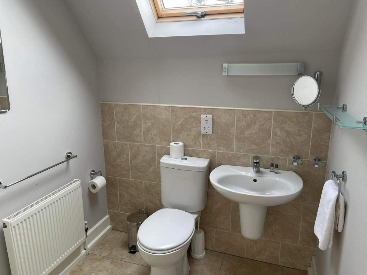 Dunkerron Woods Holiday Homes เคนแมร์ ภายนอก รูปภาพ