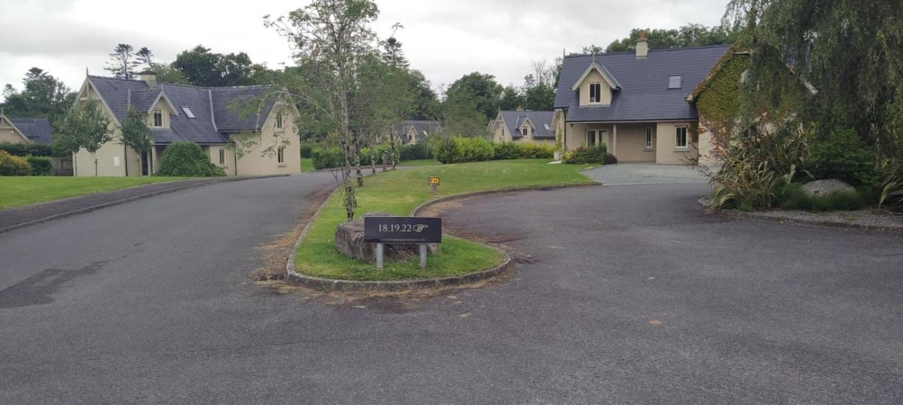 Dunkerron Woods Holiday Homes เคนแมร์ ภายนอก รูปภาพ